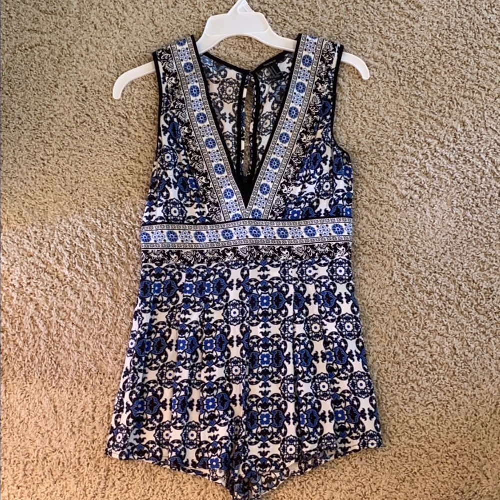 Blue black & white designed romper